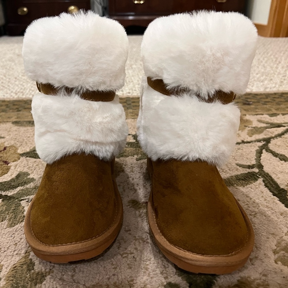 Never been used size 3 girl boots